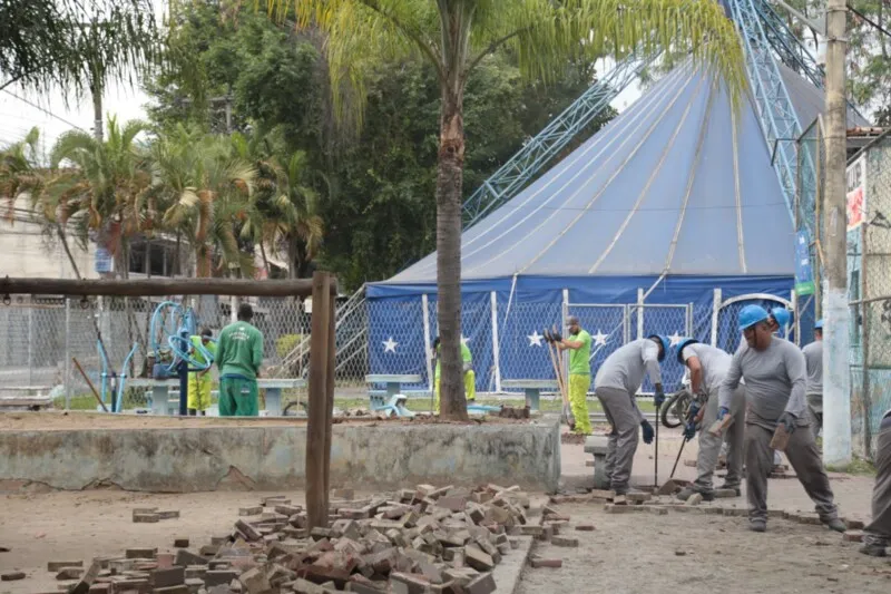 Praça Chico Mendes já foi totalmente demolida