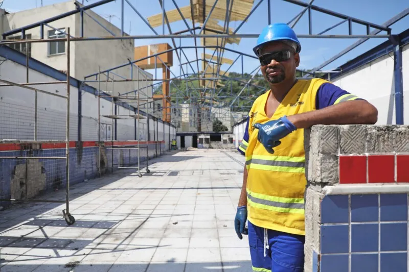 Em Petrópolis, na Região Serrana, mesmo em reforma, serviço não parou e 2 mil refeições são servidas para auxiliar as vítimas das fortes chuvas dos últimos meses