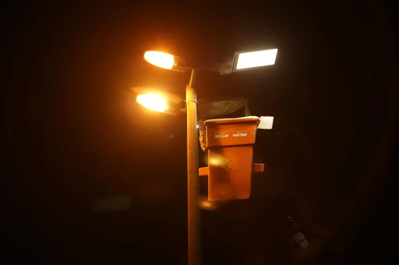 A implantação de LED é uma demanda antiga no bairro já que a região tem uma grande circulação de veículos e transeuntes