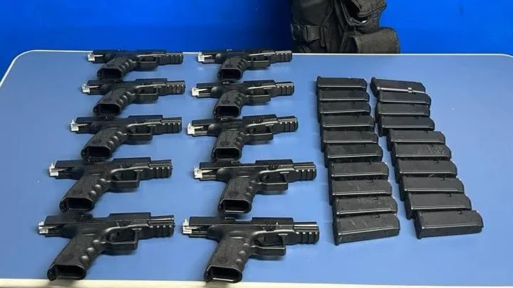 Pistolas são de origem israelense, aponta apuração preliminar da Polícia
