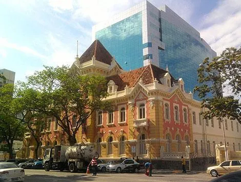 Delegacia de Atendimento à Mulher (Deam)