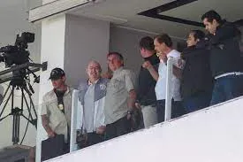 Bolsonaro em camarote na Vila Belmiro