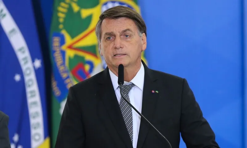 Presidente também vetou repasse de contribuições sindicais passadas para centros sindicais