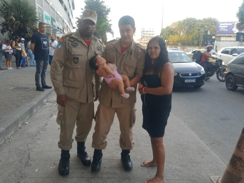 Depois do susto, os militares receberam o carinho e o agradecimento da família