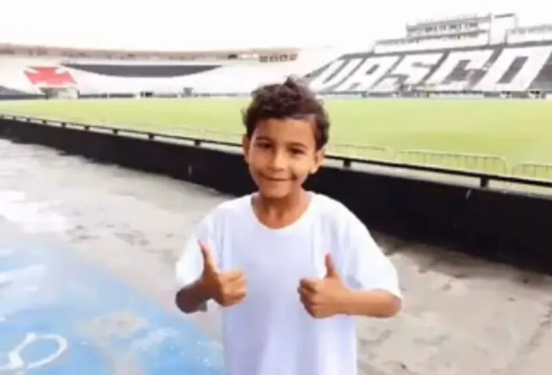 O Vasco prestou homenagem a Gabriel durante os jogos da base deste sábado (27)