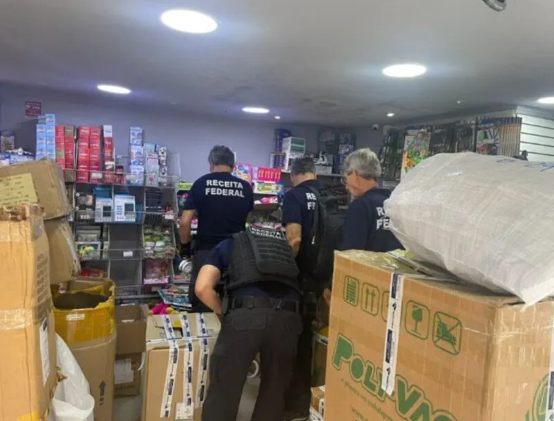 Os brinquedos foram encontrados em estabelecimentos comerciais fiscalizados, todos com indícios de falsificação de marcas famosas