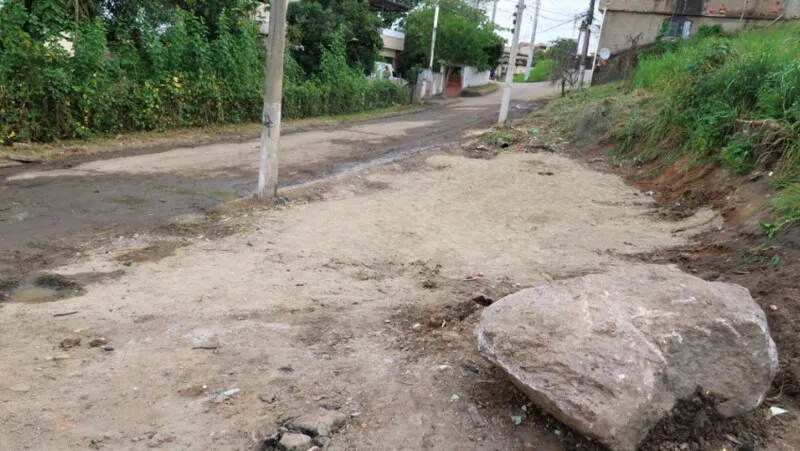 O secretário de Conservação, Edson Leal, pediu a colaboração da população para manter as ruas do bairro limpas