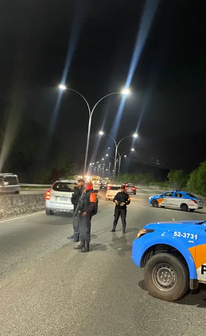 Policiais do Batalhão de Policiamento em Vias Expressas (BPVE) foram acionados para a ocorrência