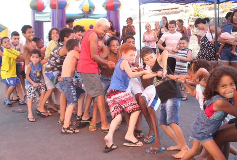 O projeto Caravana de Arte e Lazer, desenvolvido pela Fundação de Artes, Esporte e Lazer de São Gonçalo (Faesg), já passou por 24 bairros, atendendo a mais de 20 mil gonçalenses