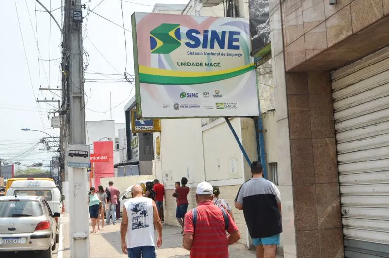 Criminosos roubam mais de 1,6 mil cartões do programa Supera-RJ