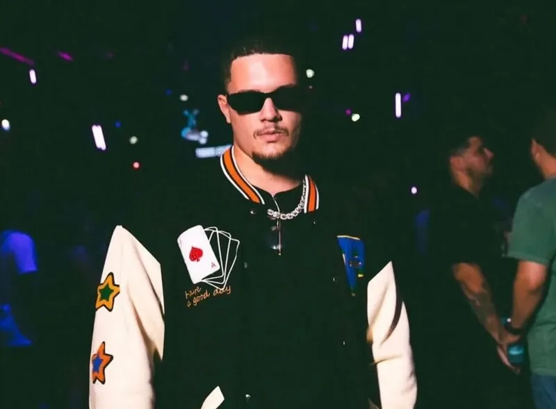 Theo Kant possui 10 músicas no Spotify