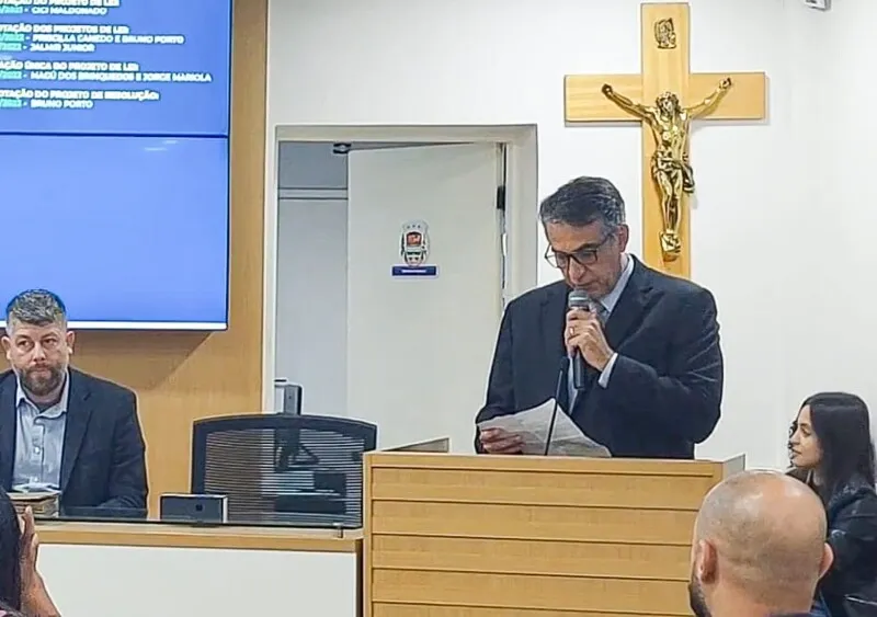 Wallace Salgado de Oliveira, um dos filhos da professora, agradeceu a homenagem