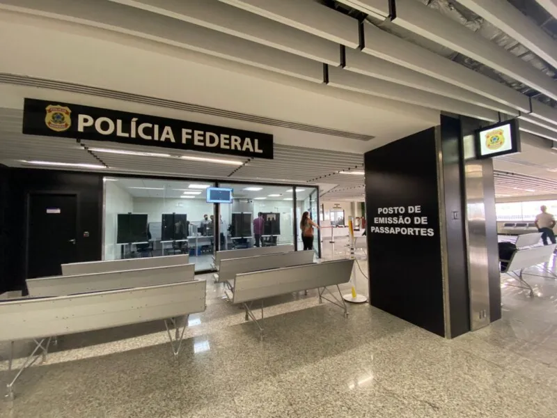 Acusado foi encontrado e preso por agentes da Polícia Federal no aeroporto do Galeão