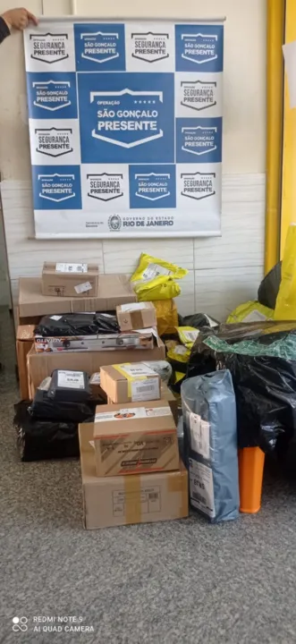 Cerca de 50 produtos foram recuperados pelos policiais