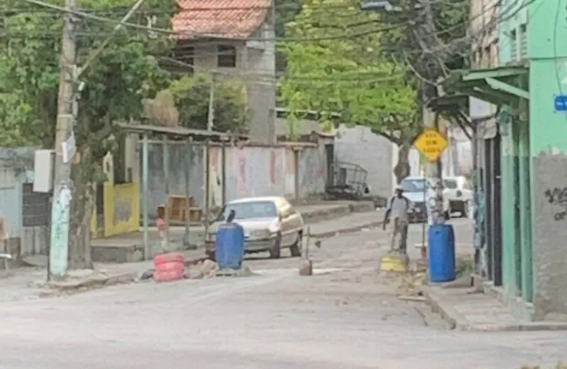 Barricadas atrapalham a vida da população