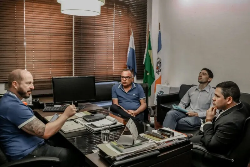 Professores de Itaboraí recebem aumento salarial