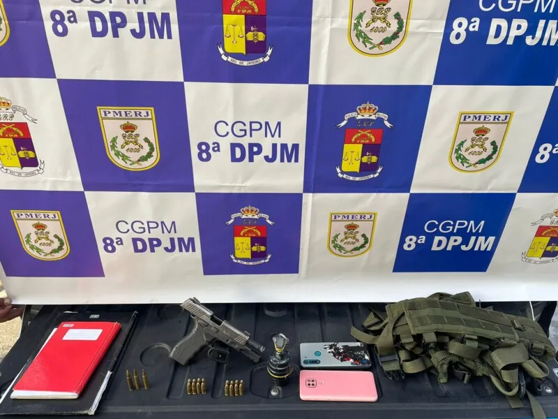 Material apreendido com os milicianos