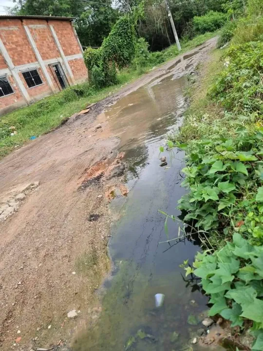 O local está com o esgoto a céu aberto