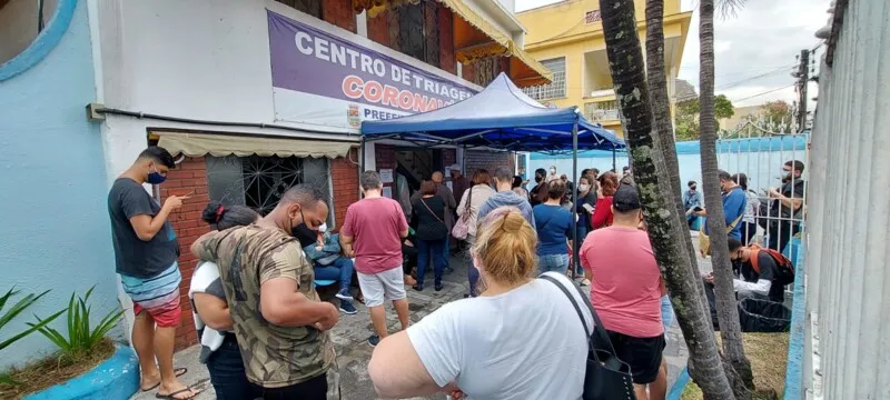 Filas voltam a aumentar em locais que realizam exames de diagnóstico da Covid-19