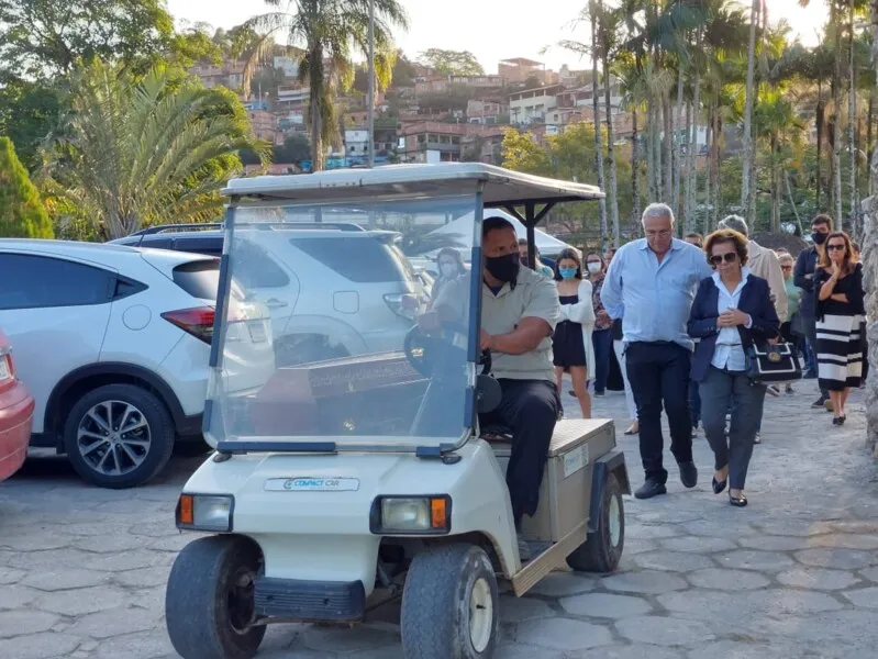 Sepultamento aconteceu no Parque da Colina, em Niterói