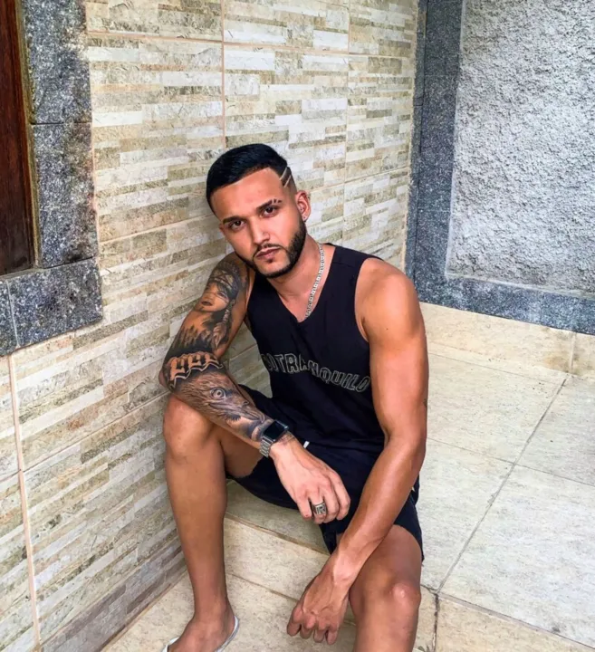 O jovem morador do Portão do Rosa, Ricardo Lobo, já possui quase 100 mil seguidores no TikTok, aplicativo febre do momento.