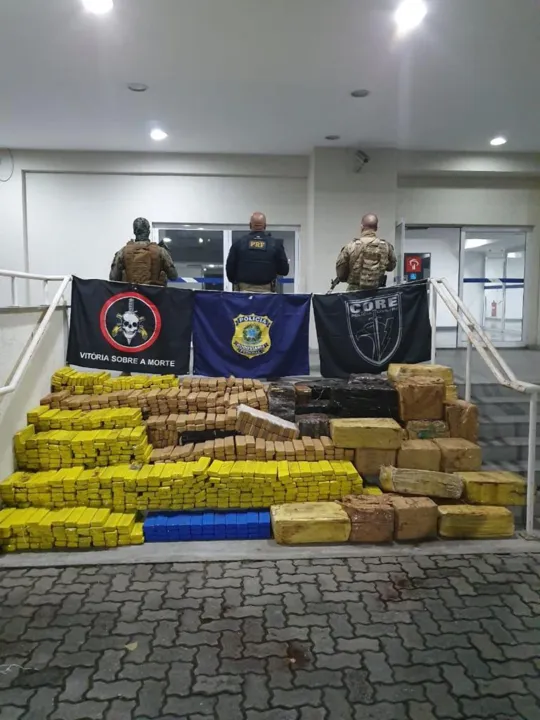 Material foi apreendido em Petrópolis e Duque de Caxias