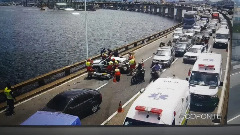 Acidente aconteceu por volta de 12h