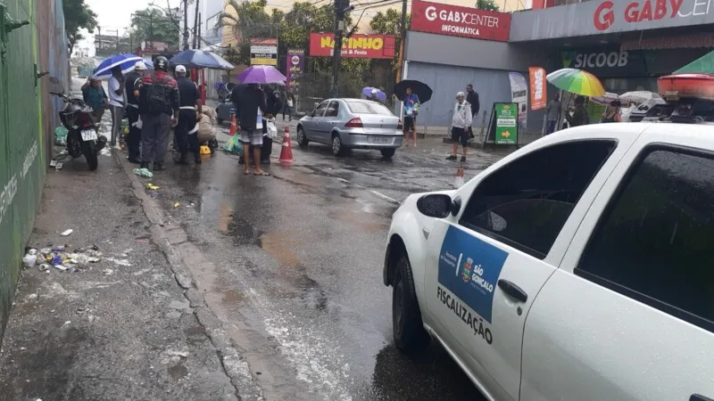 A vítima foi encaminhada ao Hospital Estadual Alberto Torres (Heat)