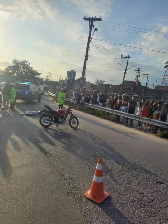 Acidente aconteceu na via de acesso entre BR-101 e BR-493, em Manilha