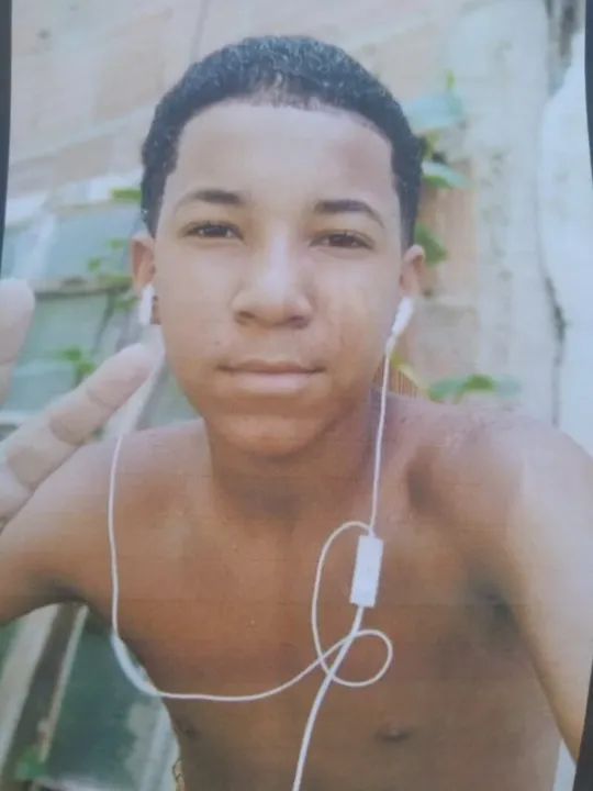 Kauã foi baleado e morreu ainda no local onde estava