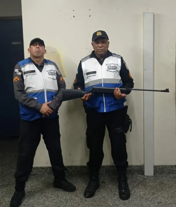 Armamento apreendido era uma espingarda de ar comprimido