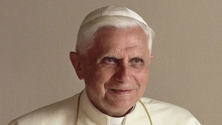 Bento XVI faleceu aos 95 anos