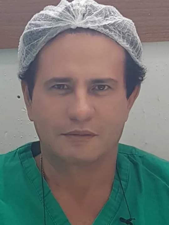 irurgião plástico, o equatoriano Bolivar Guerrero Silva foi detido no Hospital Santa Branca, em Duque de Caxias, Baixada Fluminense, no Rio de Janeiro