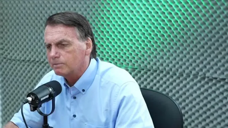 Em entrevista, Bolsonaro disse que "pintou um clima" entre ele e imigrantes venezuelanas menores de idade