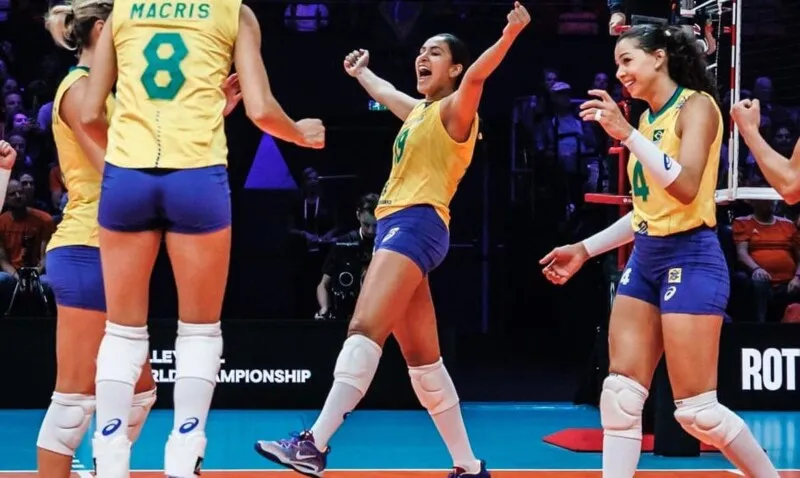 Brasil é o segundo colocado no Grupo  E