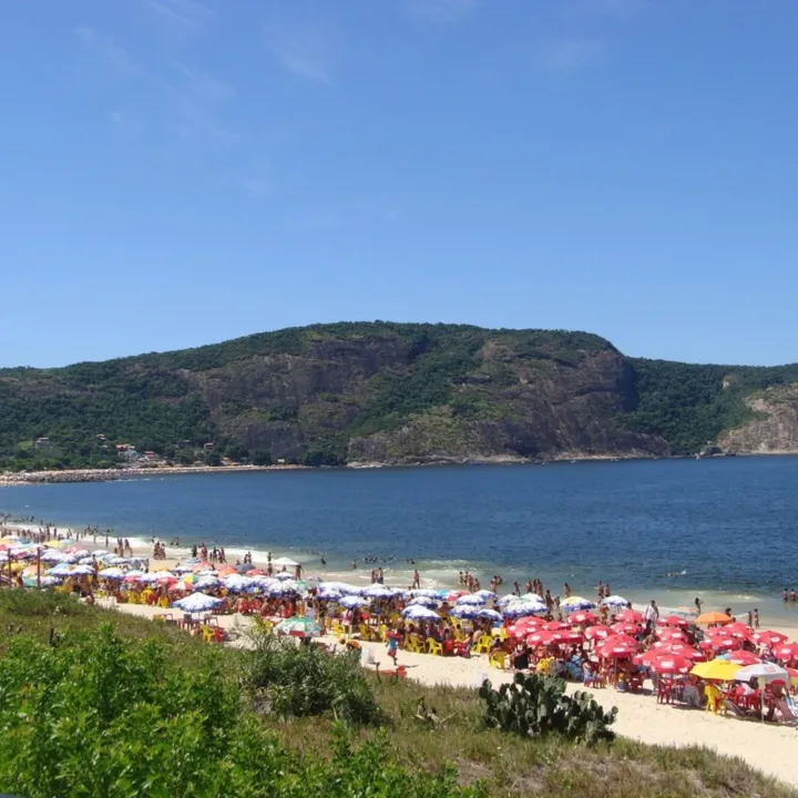 Praia de Camboinhas está entre as recomendadas para o banho