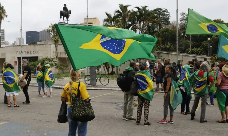 Ordem de desocupação partiu após invasão aos prédios públicos em Brasília