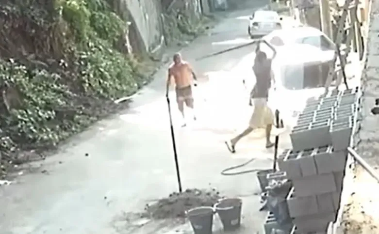 O crime foi gravado por câmera de segurança