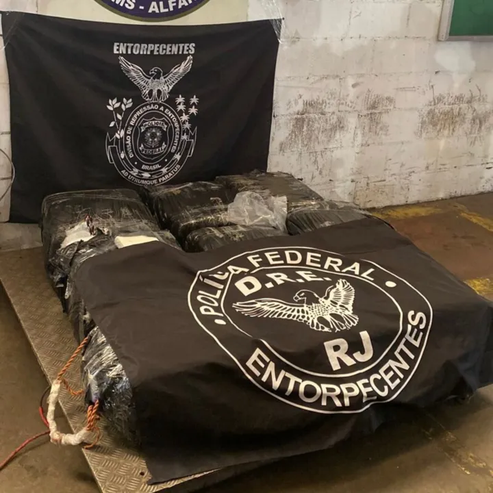 Material foi encontrado por equipes federais no Porto de Itaguaí, na Região Metropolitana