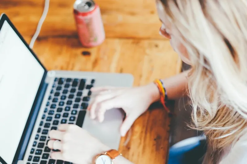 Jovens podem se inscrever para curso online pelo site proa.org.br