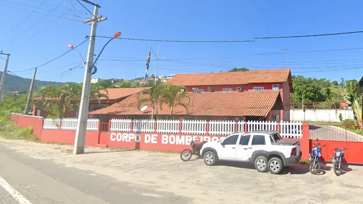 Agentes do Corpo de Bombeiros de Maricá foram acionados ao local