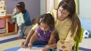 Confira quem tem direito ao auxílio-creche