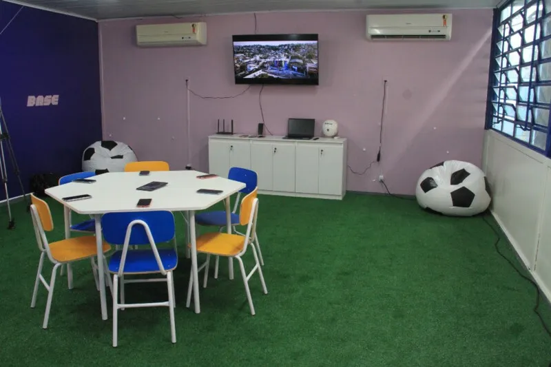 A sala será utilizada por professores e alunos nos anos iniciais do Ensino Fundamental