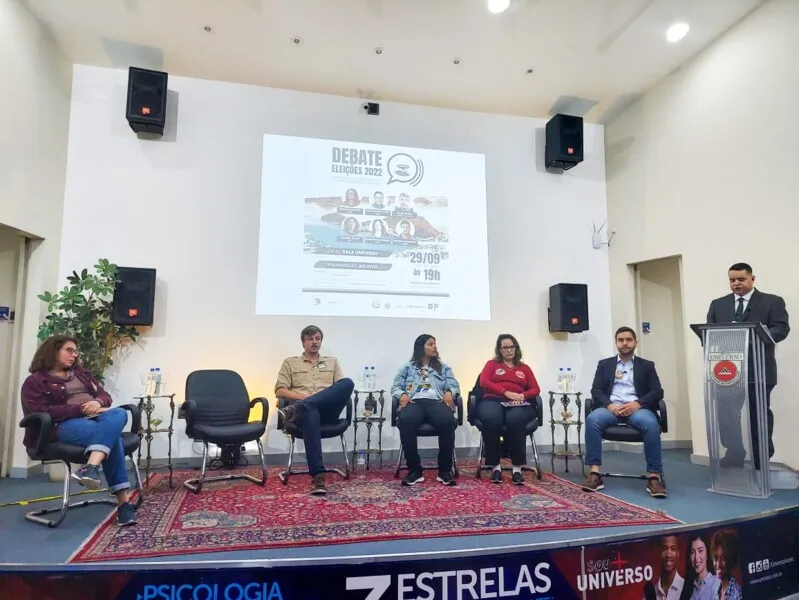 Debate promovido pela TV Universo contou com cinco candidatos ao cargo de vice-governador