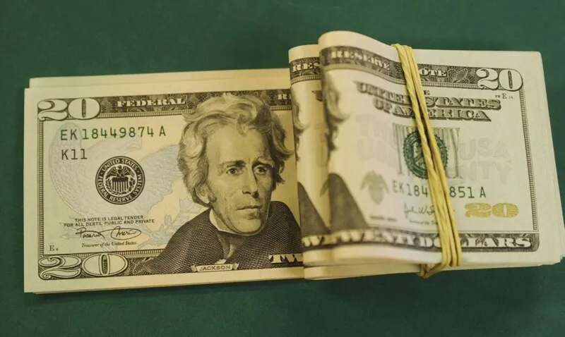 A bolsa de valores chegou a cair 1,42% durante a manhã, mas recuperou-se ao longo do dia e encerrou com estabilidade