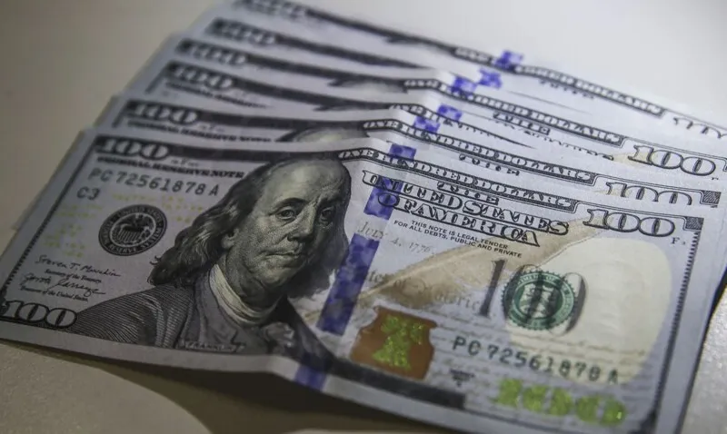 A bolsa de valores caiu pela sétima vez consecutiva e atingiu o menor nível desde o fim de janeiro