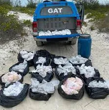 As drogas estavam enterradas nas dunas do município