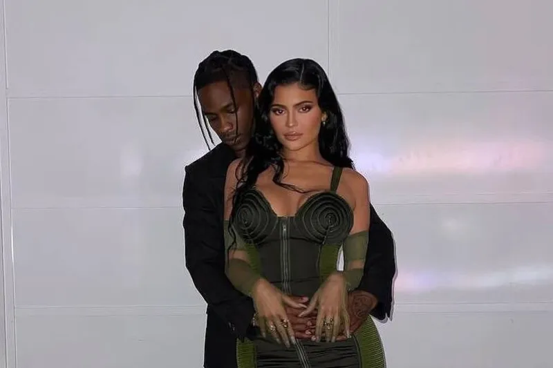 O casal, que vem entre idas e vindas desde 2017, teve seu segundo filho, Wolf Webster, em 2 de fevereiro deste ano