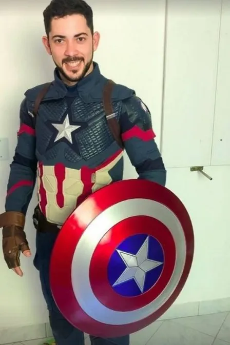 Ele se fantasiava de super-herói