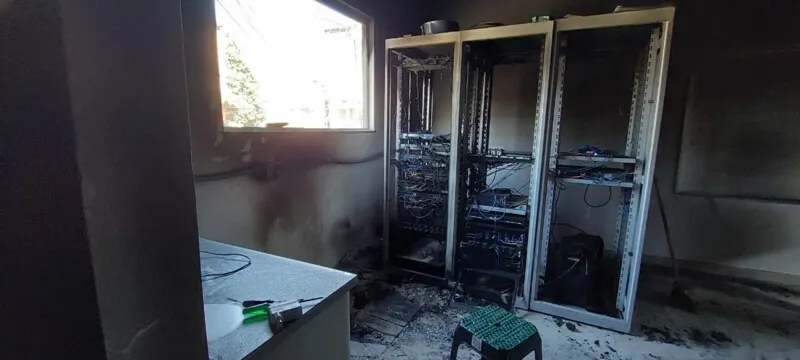 Local tinha cerca de R$ 200 mil em equipamento, que foram destruídos